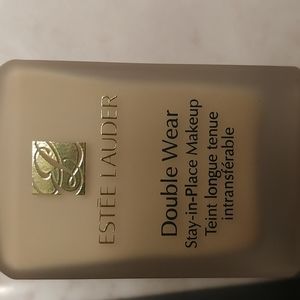 Estee Lauder double wear makeup 2N1